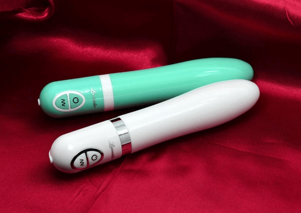 Máy massage điểm G Loveaider Cá mập có sưởi ấm lên đến 38 độ